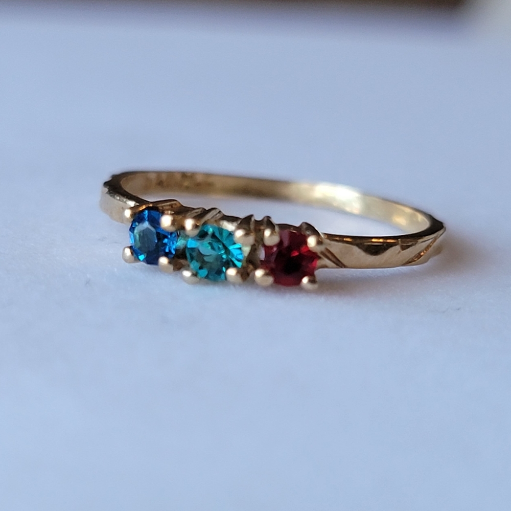 Triple Gemstone Gold Plated Vintage Ring Size 6 Textured Band Dainty - Picture 8 of 13